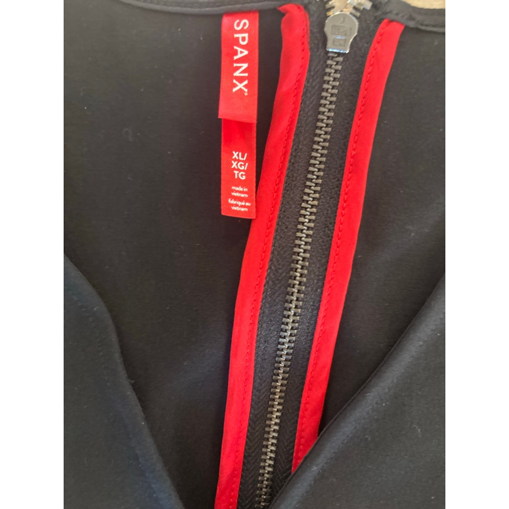 Women's Spanx Black the perfect Jumpsuit with Red Zipper Detail Size XL - Picture 4 of 5